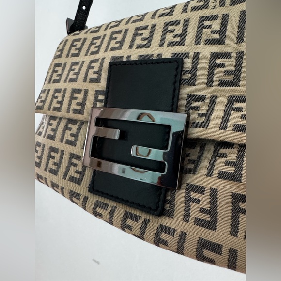 Authentic FENDI Zucchino mama baguette Mini Tan and Black Shoulder Bag - Picture 2 of 15